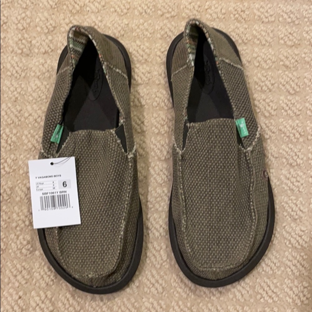 NWT Sanuk Kids Vagabond shoes - size 6 Big Kid